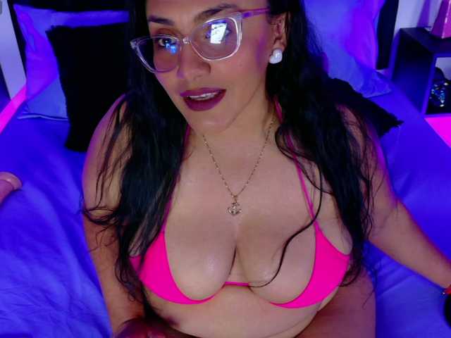 Scarlet-Ray's BongaCams show and profile