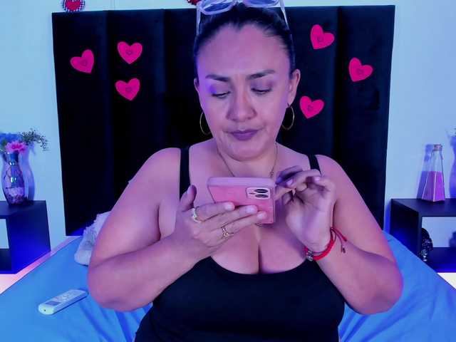 Scarlet-Ray's BongaCams show and profile