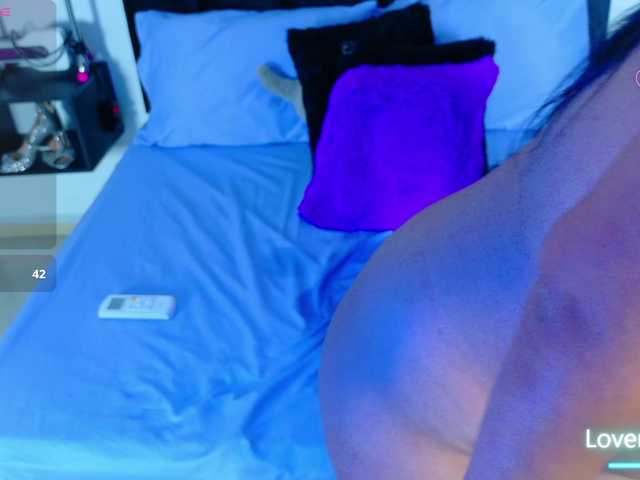 Scarlet-Ray's BongaCams show and profile