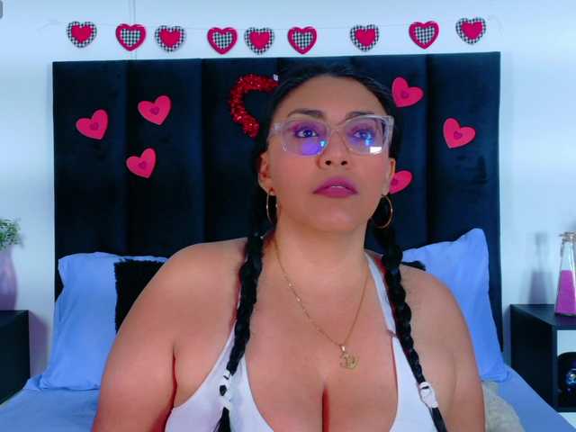 Scarlet-Ray's BongaCams show and profile