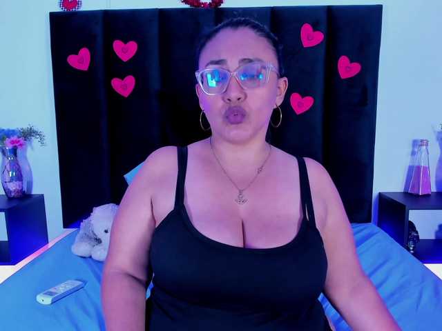 Scarlet-Ray's BongaCams show and profile