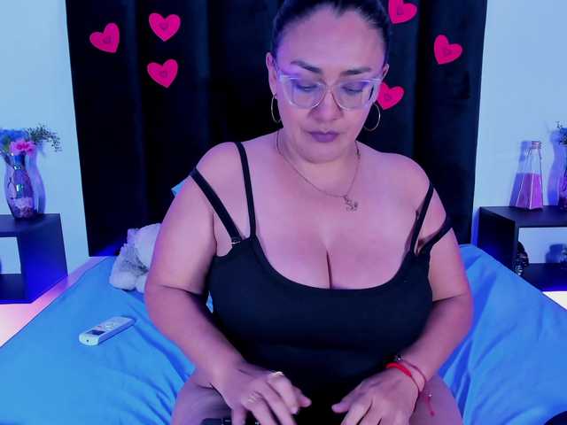 Scarlet-Ray Live Cam on BongaCams