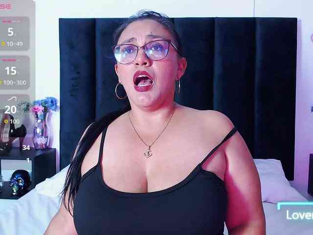 nude amateur webcam Scarlet-Ray