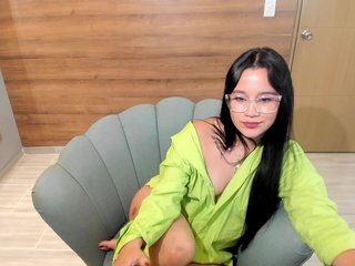 Iam-nia Porn Show