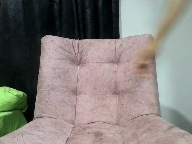 PIINK-2025's BongaCams show and profile