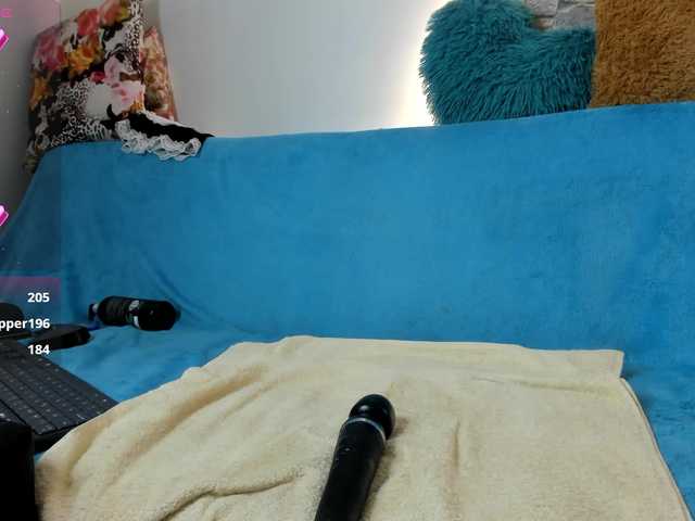 PIINK-2025's BongaCams show and profile