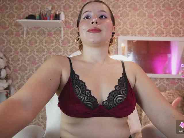 AliciaKennet webcam