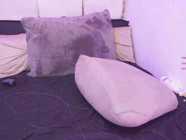 AliciaKennet webcam
