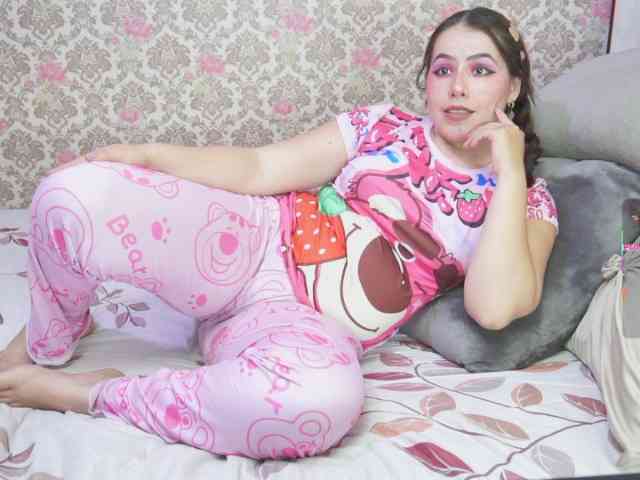 AliciaKennet webcam