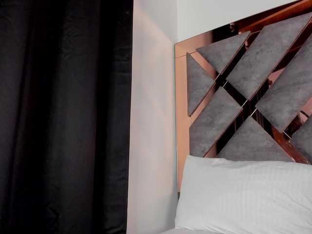 Cherrylee's BongaCams show and profile