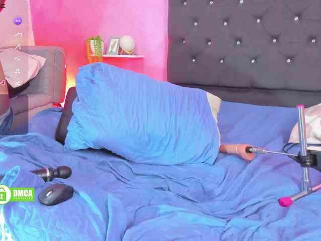 Zoe-Leo Live Webcam on BongaCams