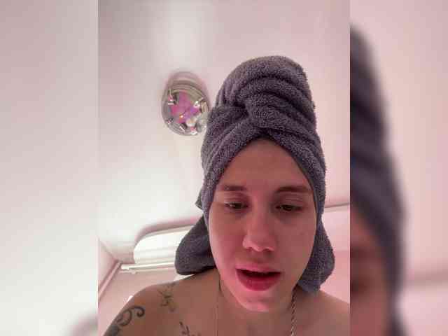 AdelinaKiskina webcam