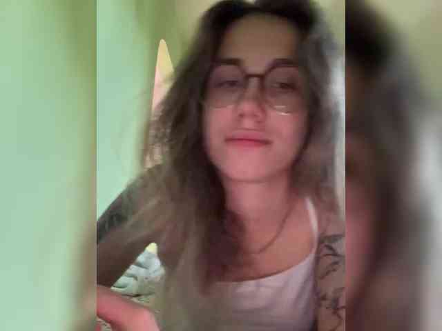 AdelinaKiskina webcam