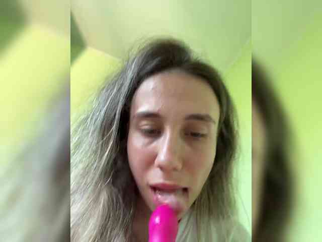 AdelinaKiskina webcam