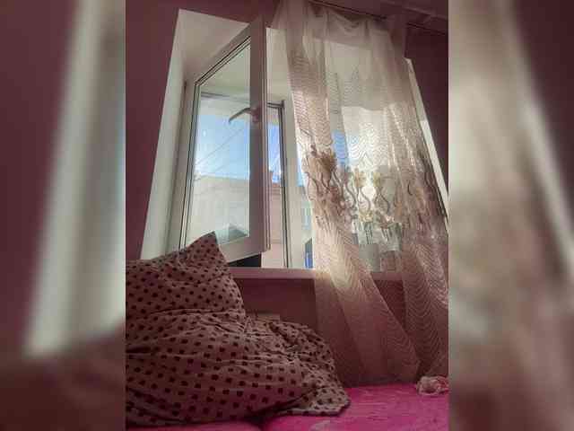 AdelinaKiskina webcam
