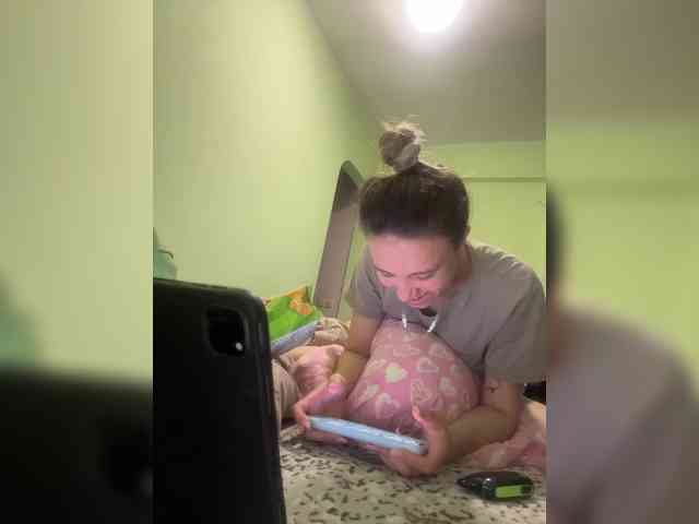 AdelinaKiskina webcam