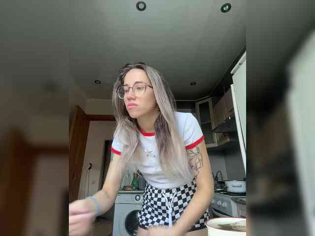 AdelinaKiskina webcam