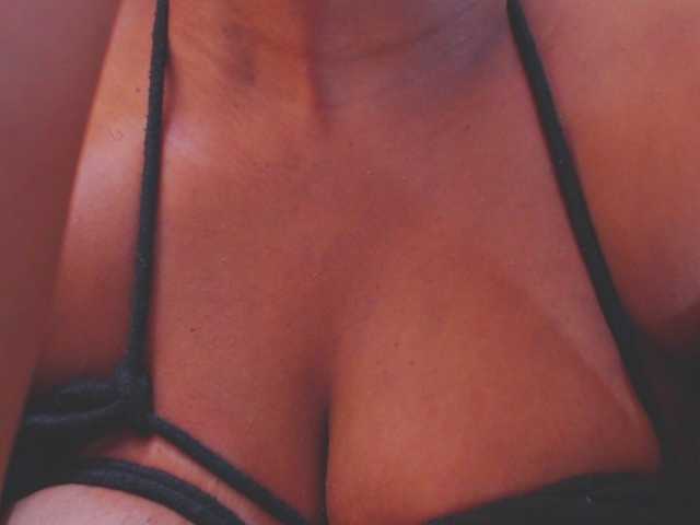 AmbarSmit's BongaCams show and profile