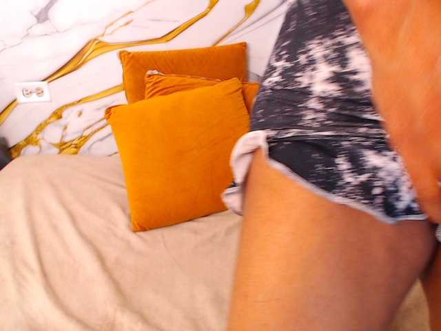 AmbarSmit's BongaCams show and profile