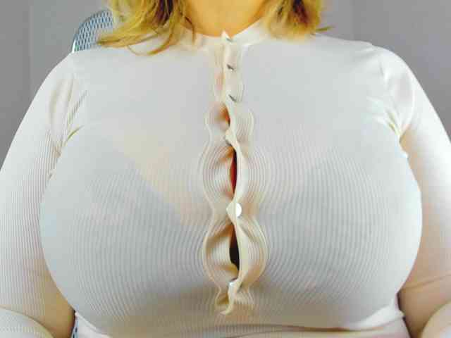 Leilaboobs webcam