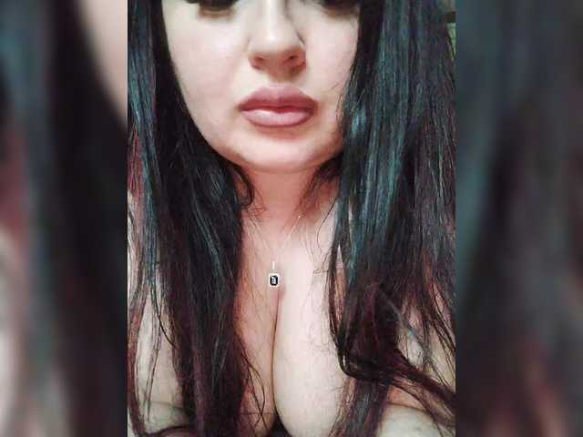 Monica-'s BongaCams show and profile