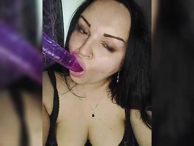  Monica- chat room