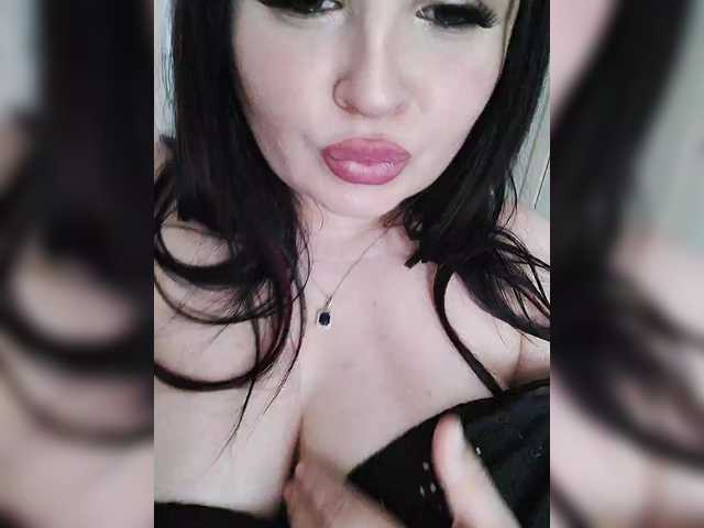 Monica-'s BongaCams show and profile