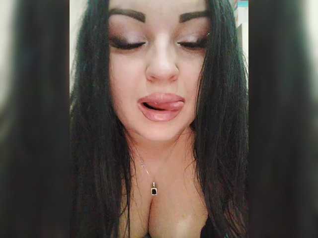 Monica-'s BongaCams show and profile