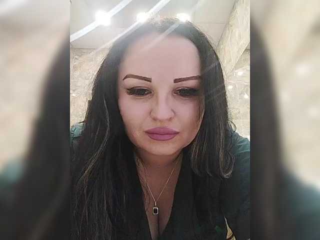  Monica- chat room