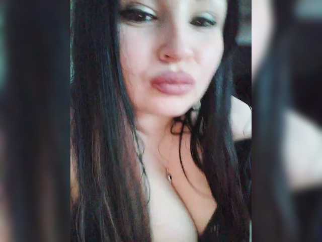 Monica- live cam profile