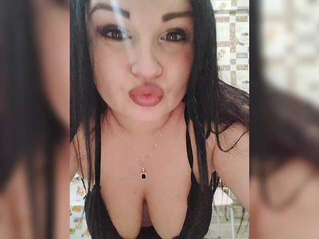 Monica-'s BongaCams show and profile