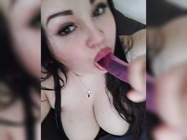 Monica-'s BongaCams show and profile