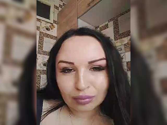  Monica- chat room