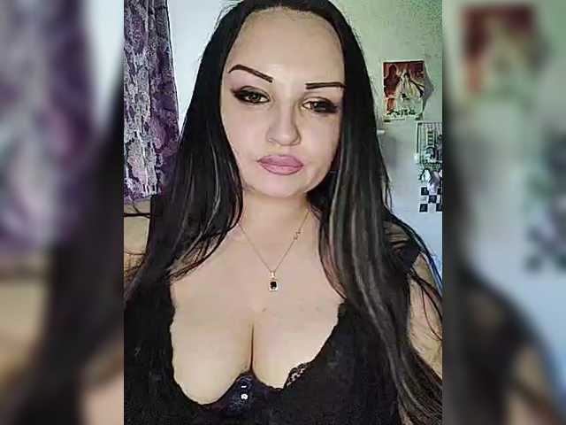  Monica- chat room