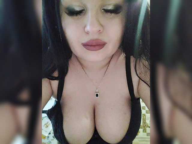 Monica-'s BongaCams show and profile