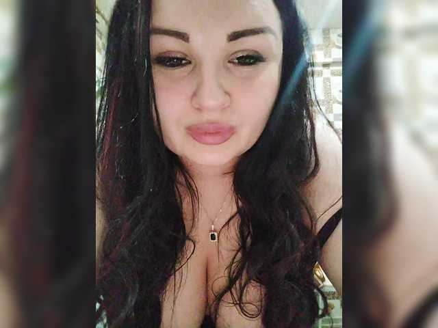 Monica-'s BongaCams show and profile