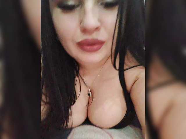 Monica-'s BongaCams show and profile