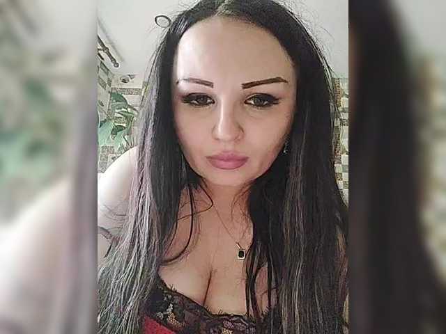  Monica- chat room