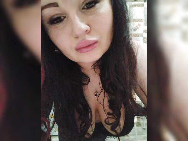 Monica-'s BongaCams show and profile