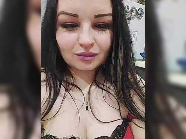  Monica- chat room