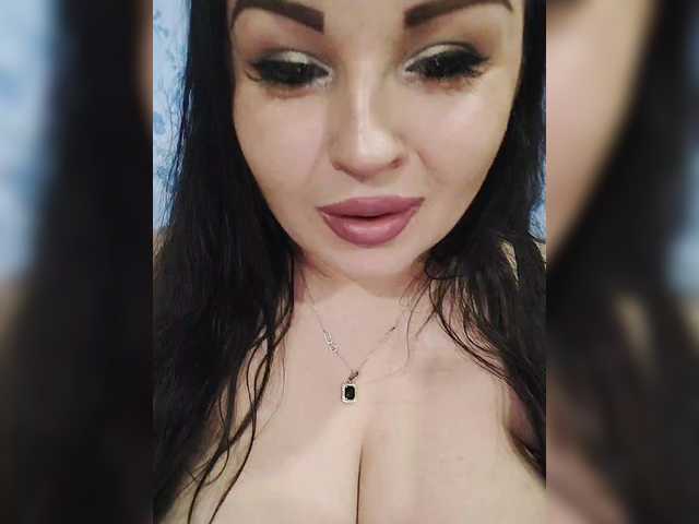 Monica-'s BongaCams show and profile