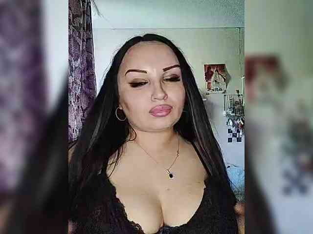 free online chatroom Monica-
