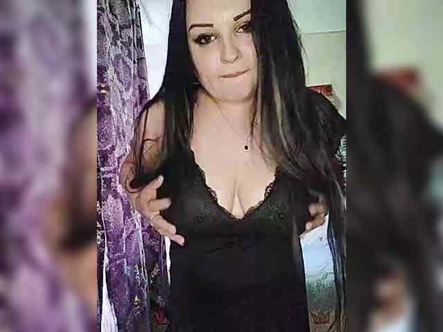 web cam show Monica-