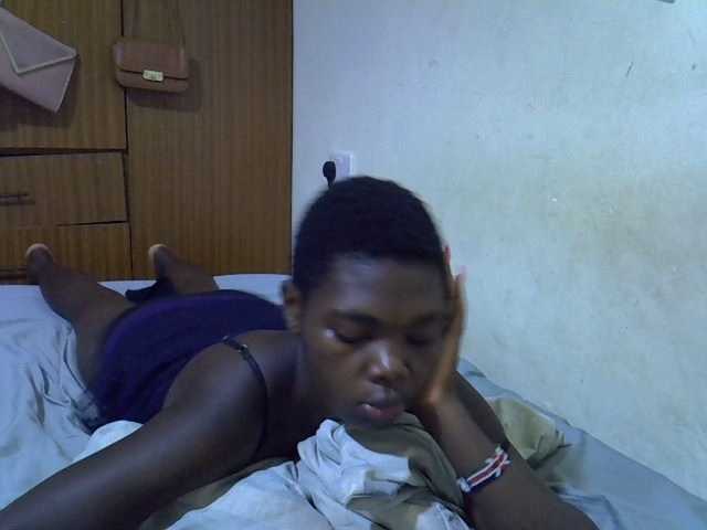 le modèle Cute-tamarah est en webcam porno dans un show sur le site bongacams, il possède les tags suivants: Ebony,Brunette,Trimmed