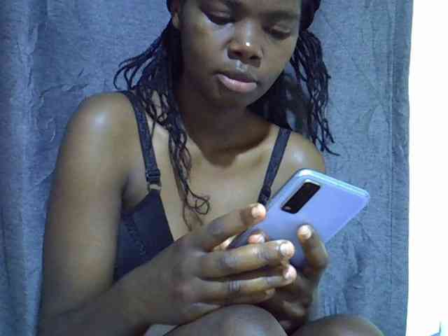 Cute-tamarah webcam