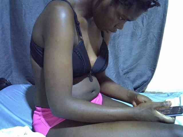 Cute-tamarah webcam