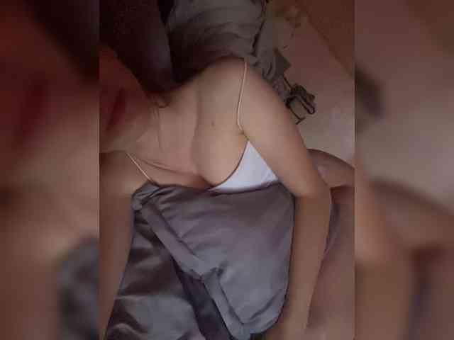 Ariana25