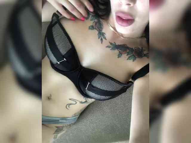 ChristineMoore webcam
