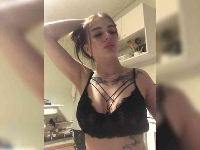 ChristineMoore webcam