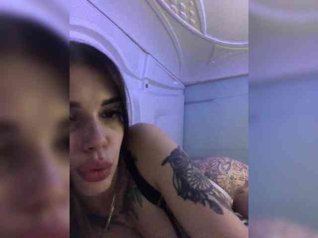 ChristineMoore webcam